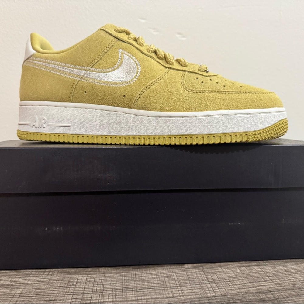 Nike Air Force 1 ‘07 LV8 Men’s Size 9.5